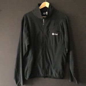 Black fleece, insulator layer M by ground